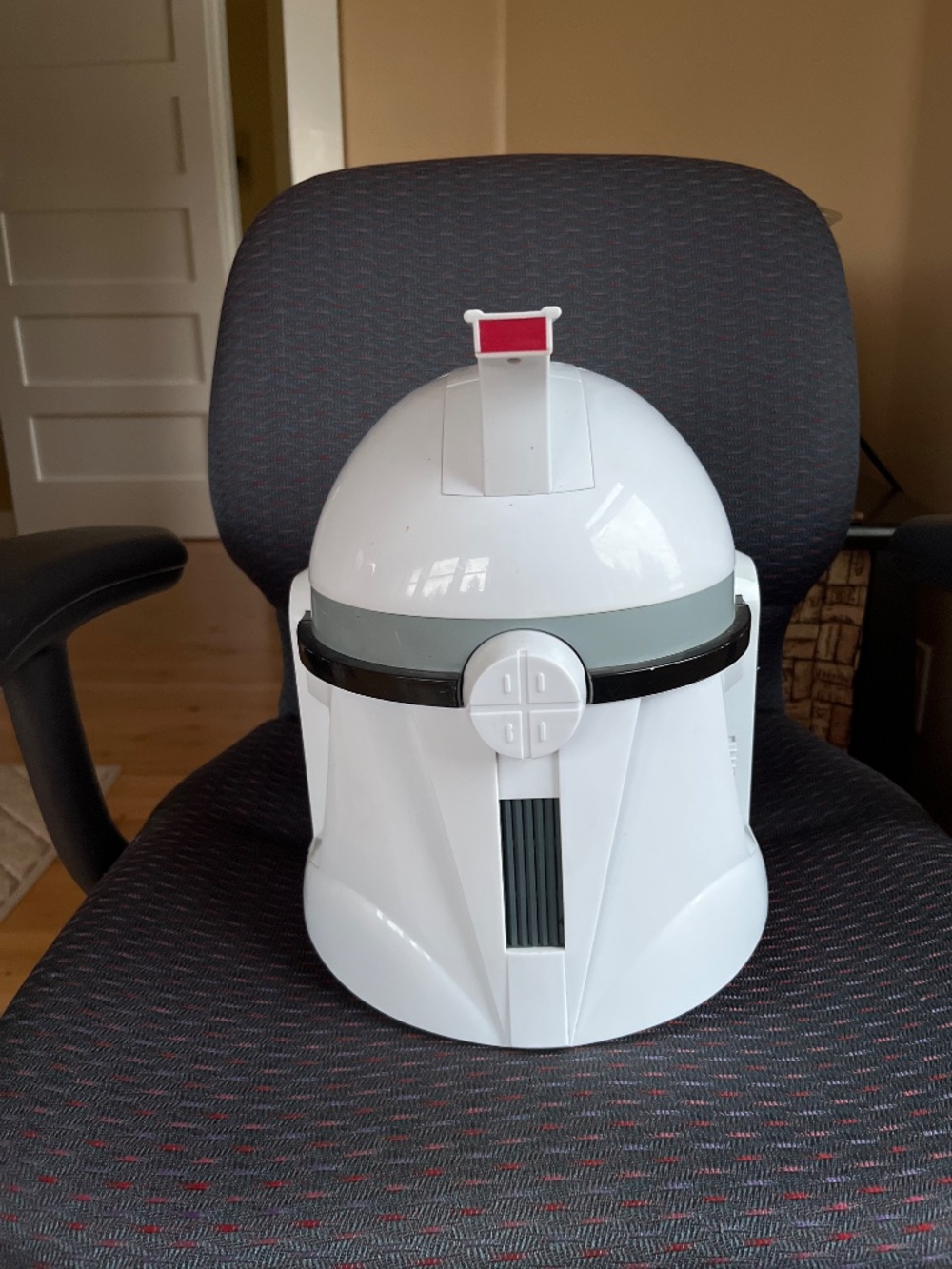 Star Wars Stormtrooper Helmet - Picture 3 of 5